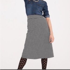 Like New CAbi A-Line Houndstooth Midi Skirt Black White Size 4
